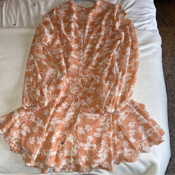 Estelle Long Sleeve V-Neckline Dress Leaf Print Rose - Picture 2 of 2